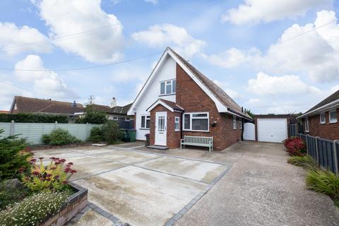 33 Hardy Road, Greatstone, New Romney, TN28 8SF