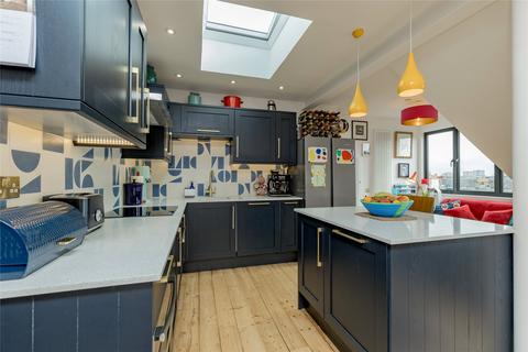 377/7 Leith Walk, Edinburgh, EH6 8SE