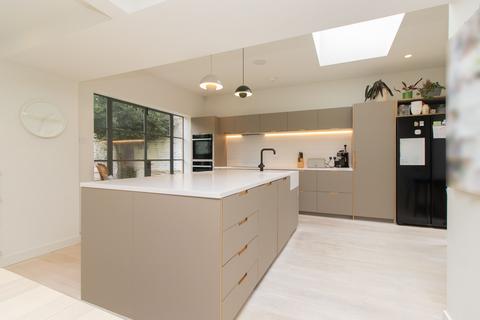 3 Dundonald Road, Broadstairs, CT10 1PE