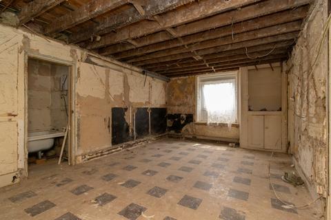 Flat 2, Albion House, 2 Albion Road, Broadstairs, CT10 2UP