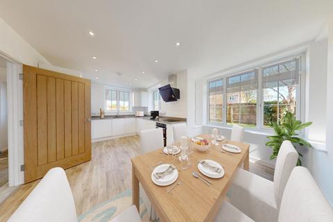 4 bedroom detached house for sale, Gladstone Road, Broadstairs, Kent, CT10