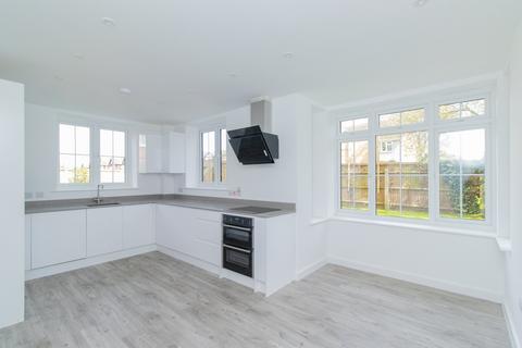 4 bedroom detached house for sale, Gladstone Road, Broadstairs, Kent, CT10