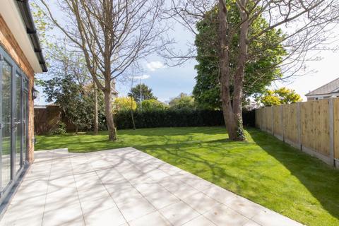 4 bedroom detached house for sale, Gladstone Road, Broadstairs, Kent, CT10