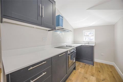 Studio to rent, Connect Lane, London, IG6