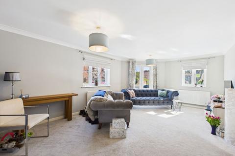 2 bedroom ground floor flat for sale, Brighton Road, Horsham RH13