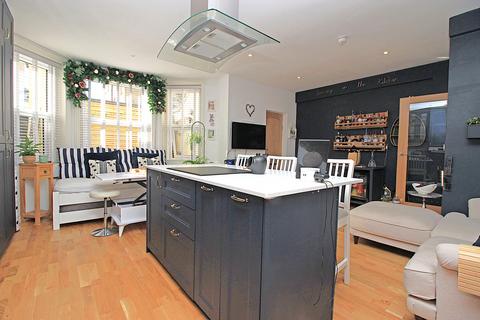 Flat 11, Greenwich House, 30 - 34 Arthur Road, Margate, CT9 2EN