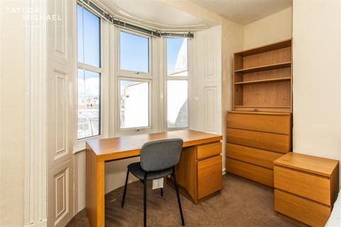 1 bedroom in a house share to rent, Bedford Square, Brighton