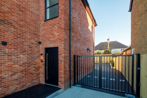 1 bedroom maisonette for sale, St. Georges Terrace, Herne Bay, Kent, CT6
