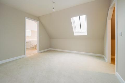 2 bedroom penthouse for sale, St. Georges Terrace, Herne Bay, Kent, CT6