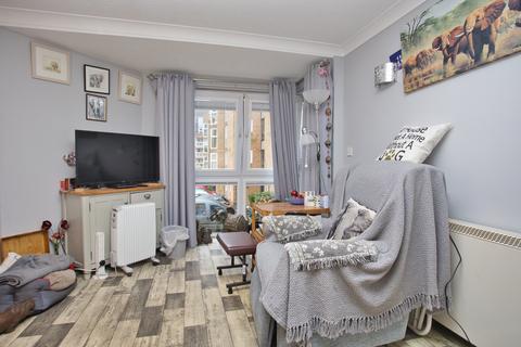1 bedroom property for sale, Sandgate Road, Folkestone, CT20