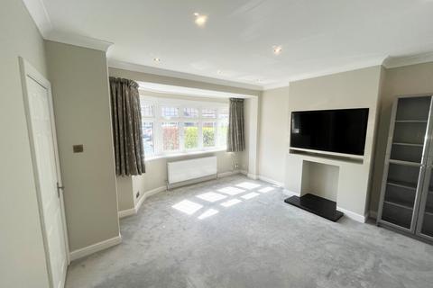 3 bedroom semi-detached house to rent, Dart Close, RM14
