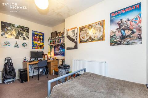 1 bedroom in a house share to rent, Bedford Square, Brighton