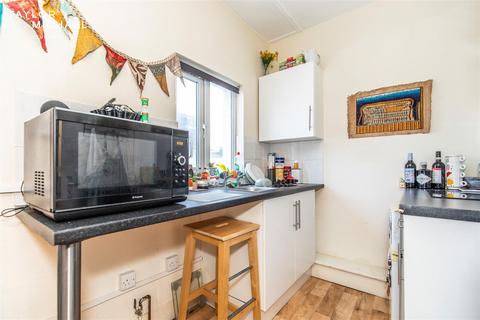 1 bedroom in a house share to rent, Bedford Square, Brighton