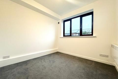 2 bedroom flat to rent, Church Road, Ramsgate, Kent, CT11