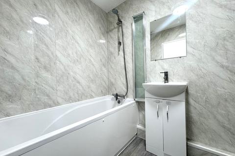 2 bedroom flat to rent, Church Road, Ramsgate, Kent, CT11
