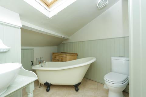 4 bedroom semi-detached house for sale, The Courtyard, Broadstairs, CT10
