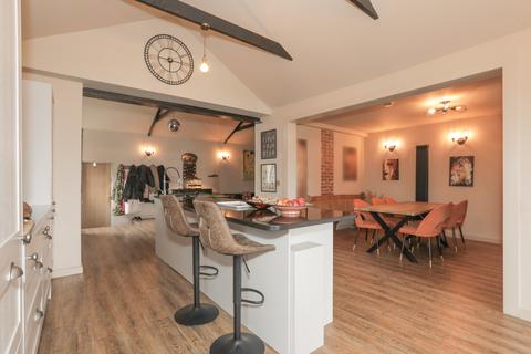 Bovine Lodge Dover Road, Westcliffe, Dover, CT15 6EN