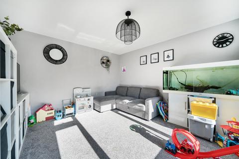 10 Bedwyn Close, Swindon, SN2 1SG