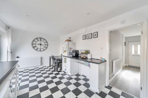 10 Bedwyn Close, Swindon, SN2 1SG