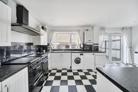 10 Bedwyn Close, Swindon, SN2 1SG
