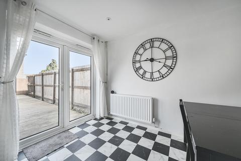 10 Bedwyn Close, Swindon, SN2 1SG