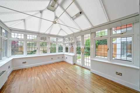 6 bedroom detached house to rent, Wagtail Walk, Beckenham, Kent, BR3
