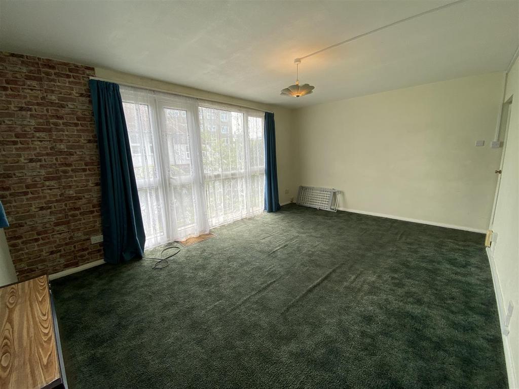 Living room 2.jpeg