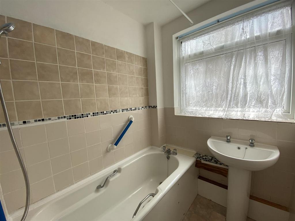 Bathroom.jpeg