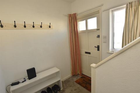 9 Dryden Road, Exeter, EX2 5BS