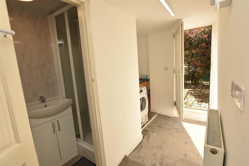 Side Lobby/Utility Room