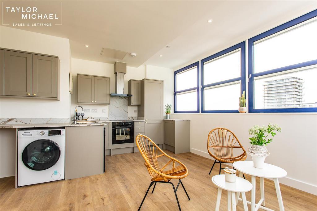 Kitchen / Living Room