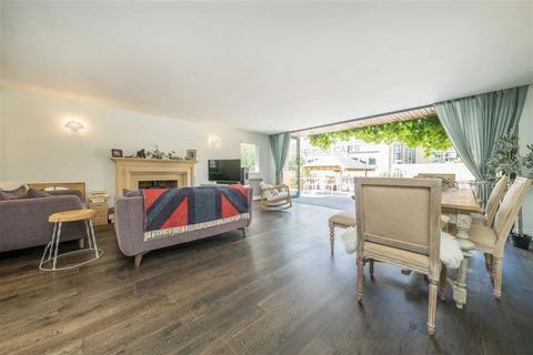 44 The Island, Thames Ditton, KT7 0SQ