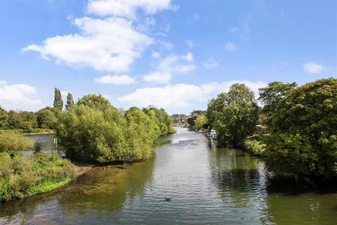 44 The Island, Thames Ditton, KT7 0SQ