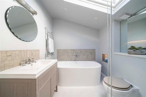 44 The Island, Thames Ditton, KT7 0SQ
