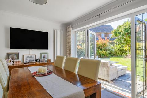 2 Wanshot Close, Wroughton, Swindon, SN4 0RF