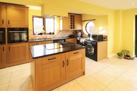 3 Wheatfield Way, Langdon Hills, Basildon, SS16 6SN