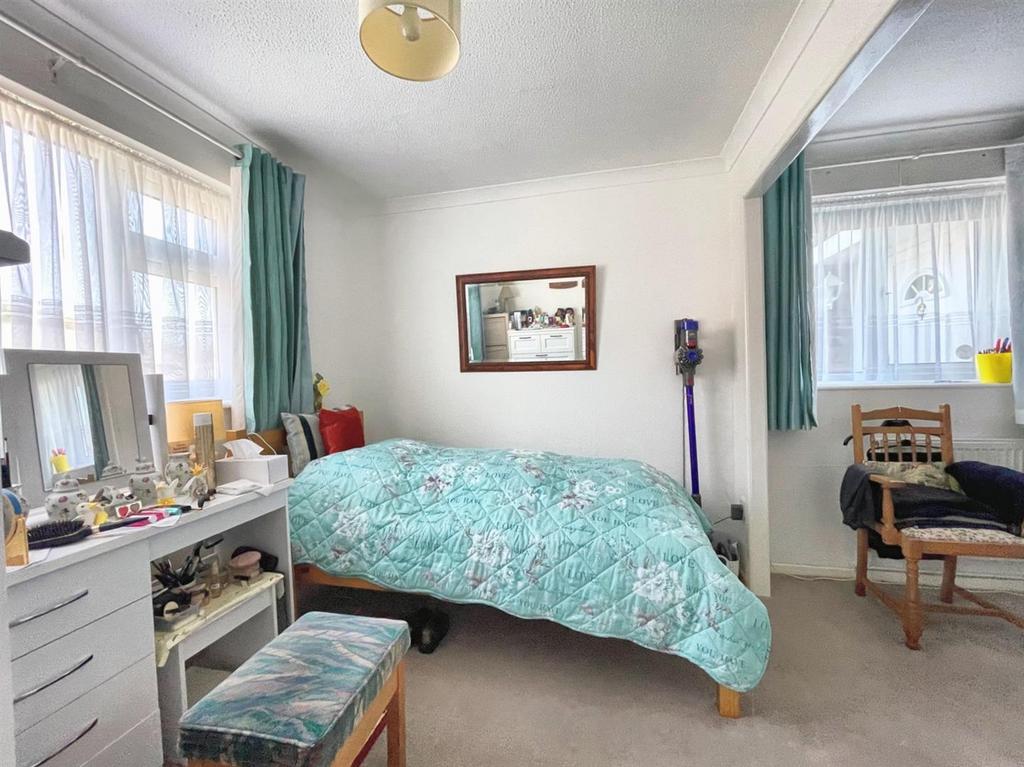 Bedroom 2/3