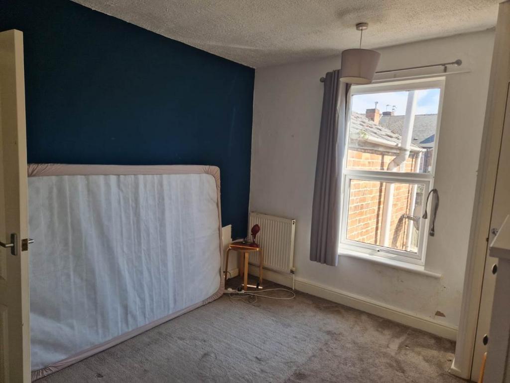 Rear Bedroom (2)