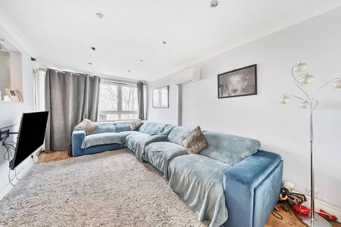 2 bedroom flat for sale, Flintmill Crescent, Kidbrooke, London, SE3