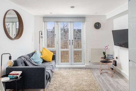 2 bedroom flat to rent, Marcus Garvey Way, Herne Hill, London, SE24