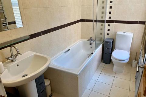 Apartment 5, The Grove, 74 Barkby Lane, Syston, Leicester, LE7 2BB