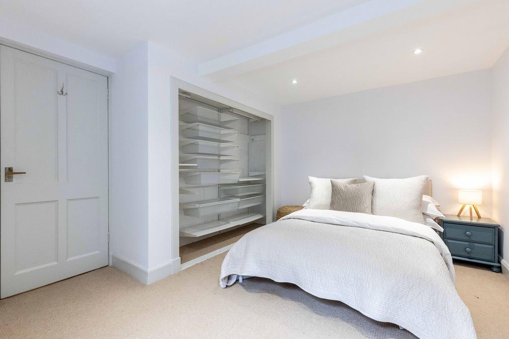 Bedroom2+