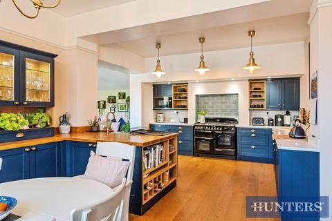 4 bedroom semi-detached house for sale, Wellington Road, Bridlington