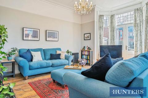 4 bedroom semi-detached house for sale, Wellington Road, Bridlington