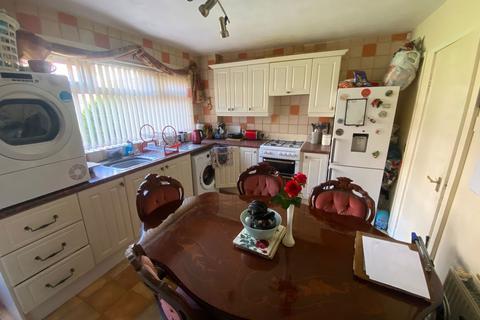6 Glaisdale, Oldham, OL4 3AS