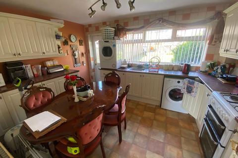 6 Glaisdale, Oldham, OL4 3AS