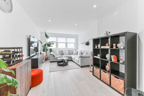 2 bedroom flat to rent, Burlington Road, New Malden, KT3