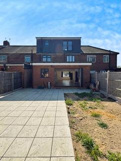 3 bedroom terraced house to rent, Mill Farm Crescent , Hounslow, TW4 5PJ