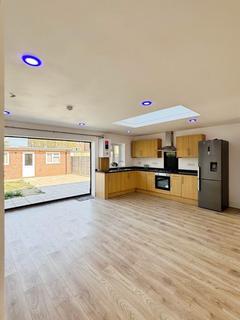 3 bedroom terraced house to rent, Mill Farm Crescent , Hounslow, TW4 5PJ