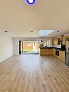 3 bedroom terraced house to rent, Mill Farm Crescent , Hounslow, TW4 5PJ